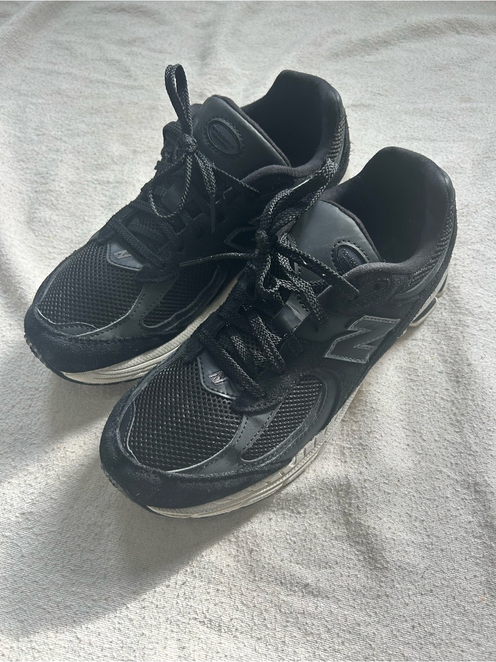 New Balance 2002R Men's Black Athletic Running Sneakers